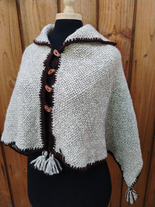 Poncho/Bolero de lana crudo y café